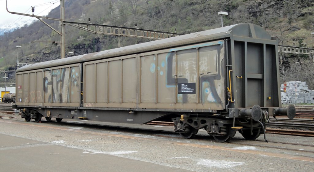F�r Denner unterwegs: Der Habils31 183-3 war am 15.04.10 im Auftrag von Denner beim Freiverlad von Biasca abgestellt. (Bestimmungsbahnhof, Datum, Transportkunde,...: alles beim �bergangszettel ablesbar)
