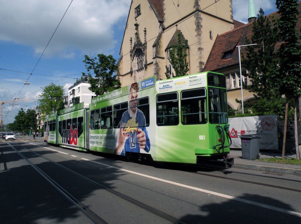 Fr einmal solo unterwegs ist der Be 4/6S 661 mit der Vollwerbung fr die MUBA. Auf dieser Aufnahme steht der Wagen an der Haltestelle Heiliggeistkirche auf der Linie 16. Die Aufnahme stammt vom 02.06.2013.