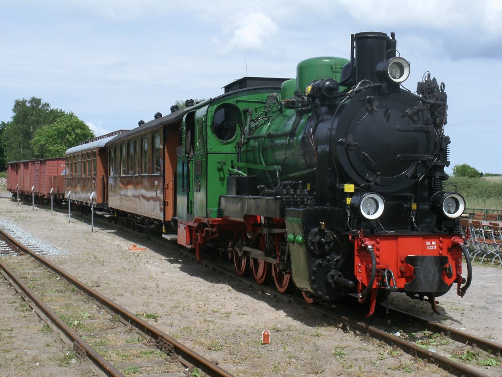 Fr die sonst im Traditionsbereich abgestellte 99 4652 steht in Putbus gegenwrtig die Mh53.Aufnahme vom 14.Juni 2012.