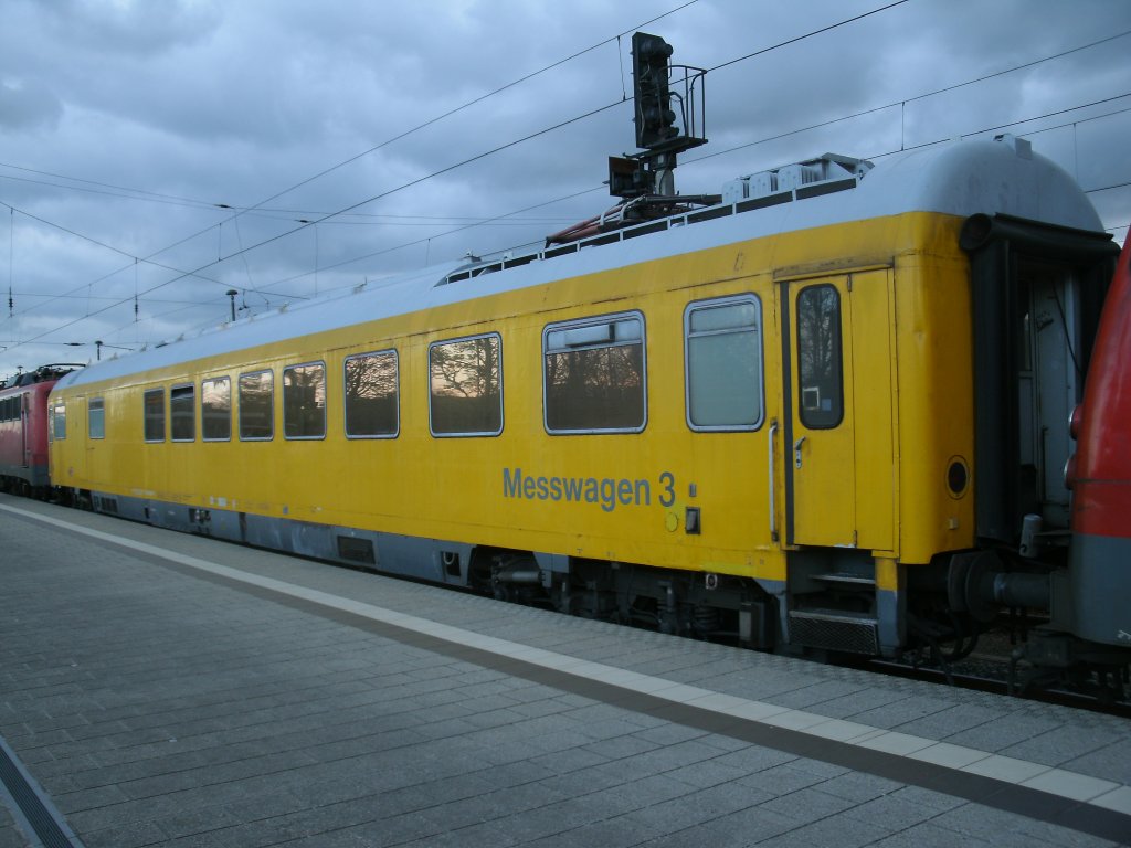 Funkmesswagen 63 80 99-94 900-7 Heimatbf:Dortmund,am 09.Mai 2012,in Bergen/Rgen.