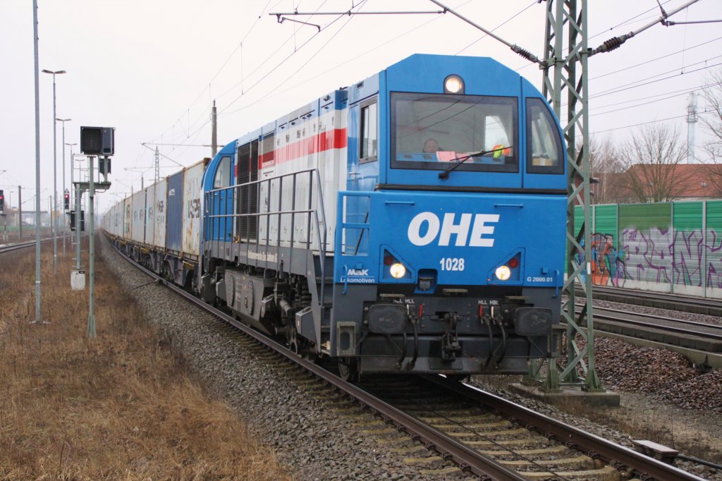 G 2000 OHE (1028) mit Containerzug am 27.02.2013 in Rathenow