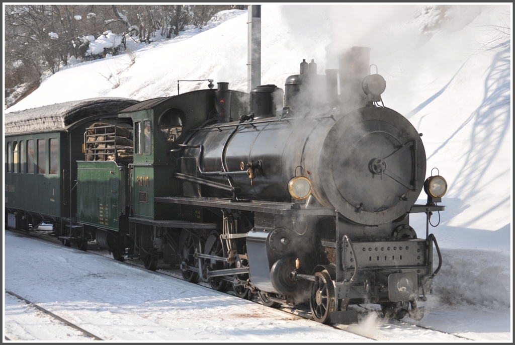 G 4/5 107  Albula  in Filisur. (12.02.2012)