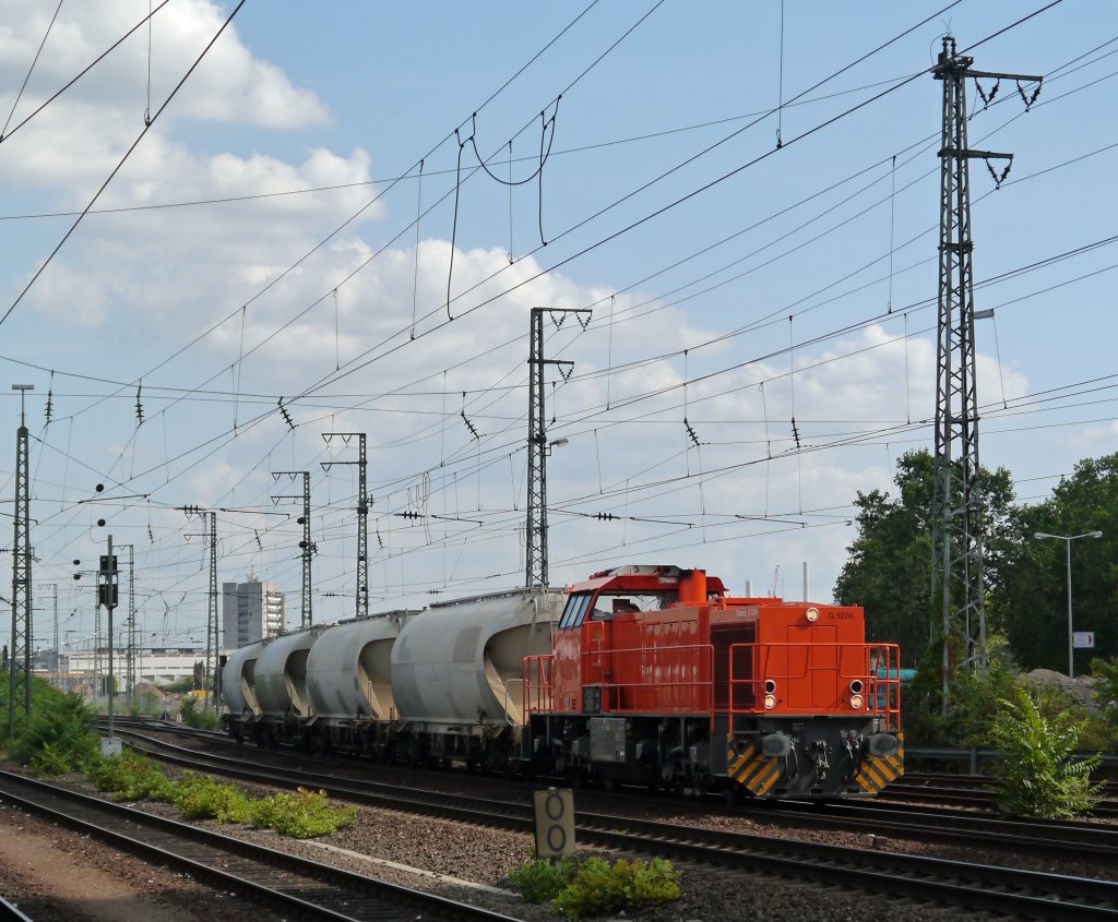 G1206  Roland  (276 039) zieht den kurzen BASF-Gterzug nach Ludwigshafen. (Mannheim, 16.08.12)