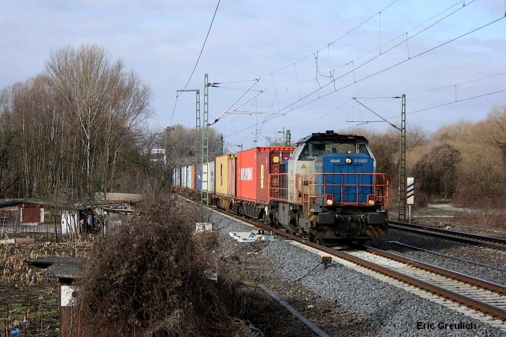 G1700BB von VPS mit einem Containerzug am 27.2.10 in Hannover Misburg.