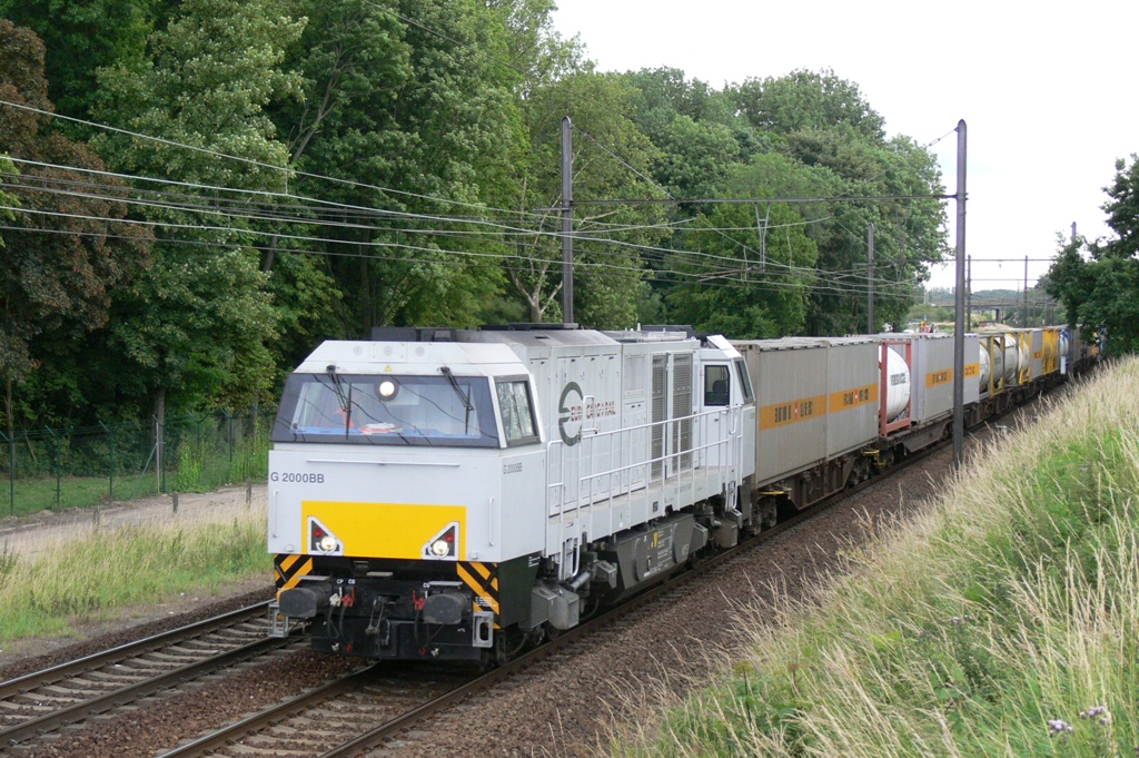 G2000 von Euro Cargo Rail mit Containerzug Richtung Antwerpen am 20.06.2009 in Mortsel 