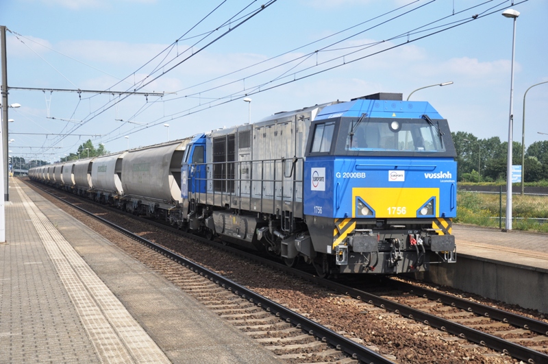 G2000 von Europorte 1756 mit Ganzzug Getreidewagen in Bahnhof Antwerpen-Luchtbal am 11/08/2012 