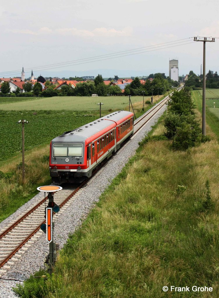 Gubodenbahn DB 628 426 RB 59722 Neufahrn - Bogen, KBS 932 Neufahrn - Bogen, fotografiert am Einfahrt-Vorsignal von Geiselhring am 20.06.2012