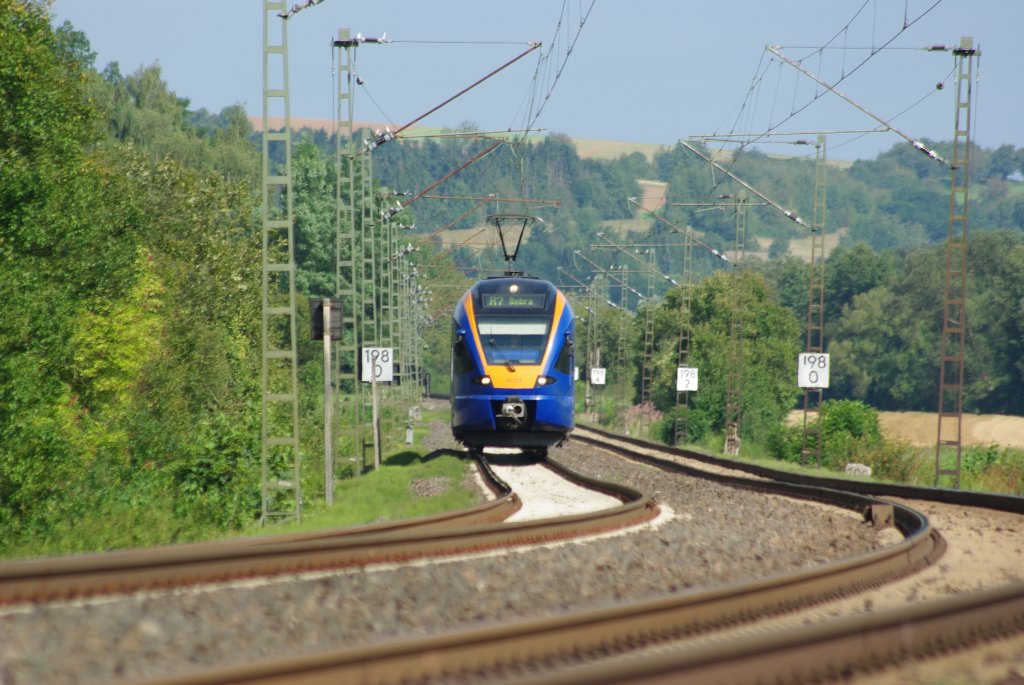 Ganz allein auf weiter Flur... Cantus Flirt 427 553 als R7 nach Bebra. Aufgenommen am 25.08.2010 kurz vor Wehretal-Reichensachsen.
