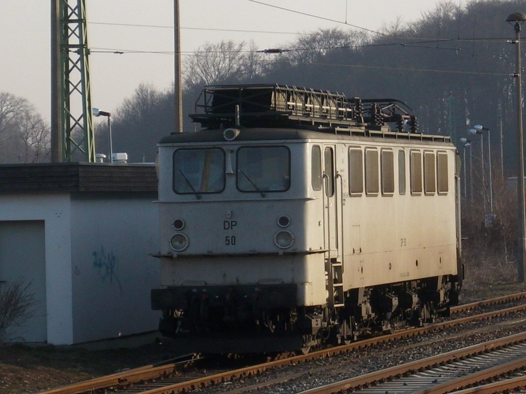 Ganz Alleine stand am Morgen vom 25.Mrz 2010 in Bergen/Rgen die WAB-Lok 50.