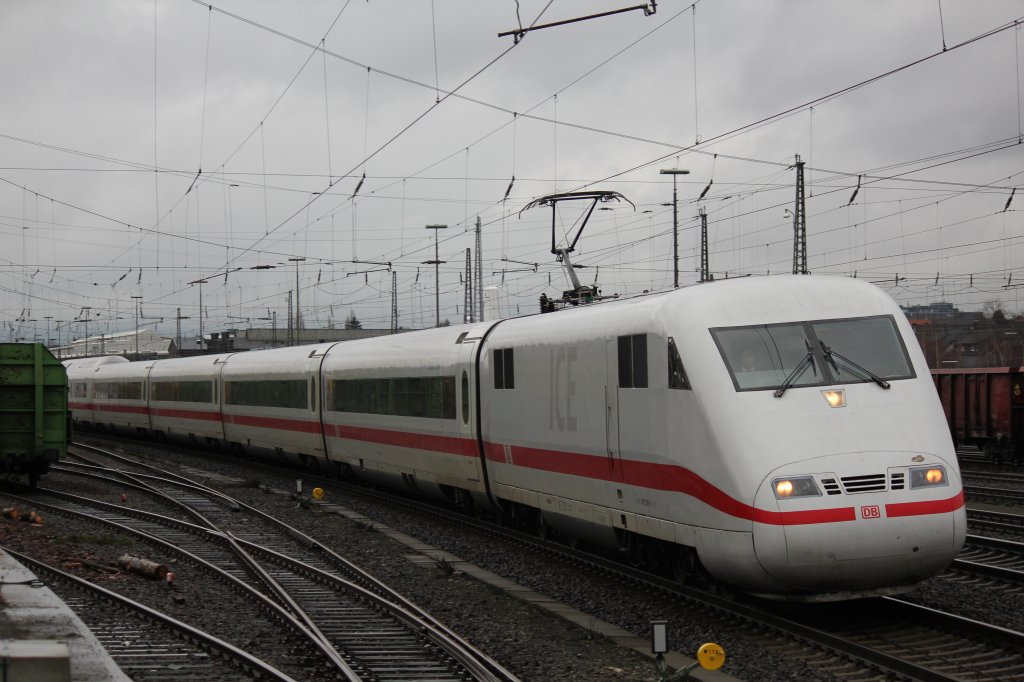 Ganz seltene Sichtung in Paderborn auf der KBS430 ein ICE 1 am Vormittag des 0701/2012