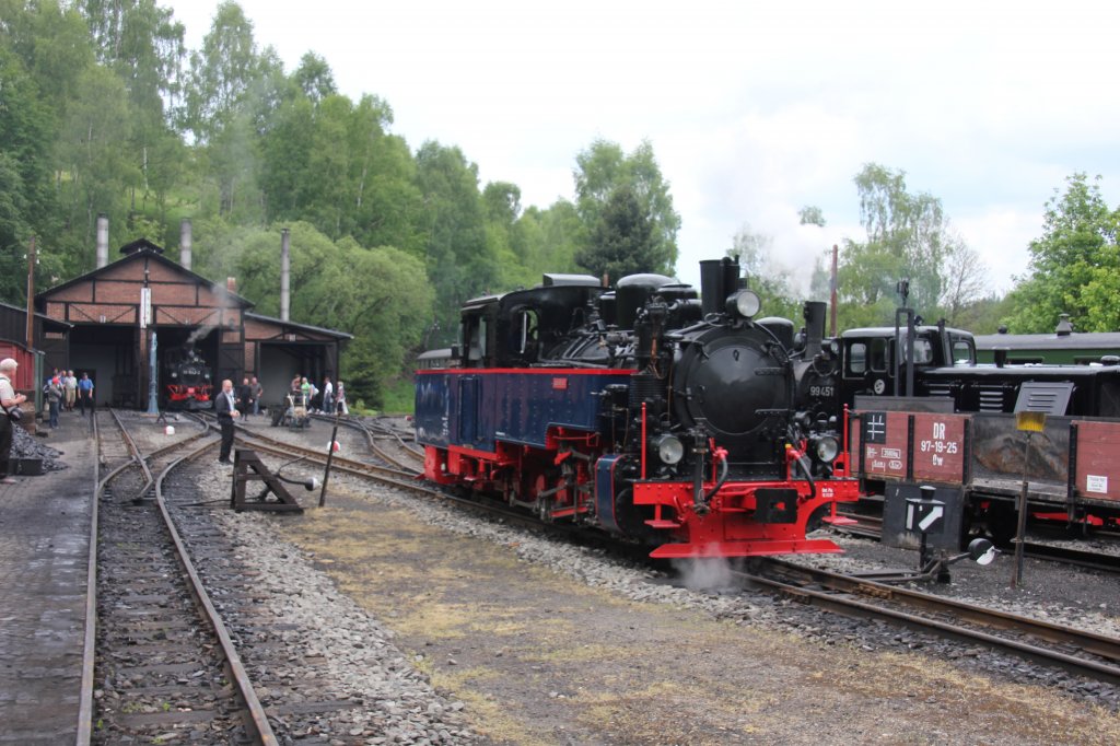 Gastlok und Publikumsmagnet zum Pfingstdampf im Pressnitztal war die Aquarius C.Hier beim rangieren Jhstadt.27.05.2012.