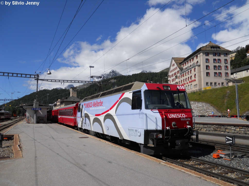 Ge 4/4''' 650 ''Unesco'' am 7.8.2010 als RE 1140 ber den Albula nach Chur.