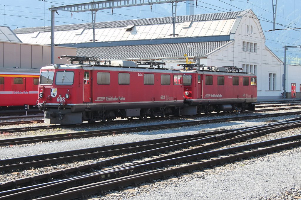 Ge 4/4 I 603 und 602 abgebgelt am 26.06 11 in Landquart.Sie stehen,durch die neuen Allegra Triebzge,zur Verschrottung an.
Eisenbahnfreunde meinen jedoch,das mindesten eine Lok in 
Graubnden erhalten bleiben soll.(Bahnmuseum Bergn?)