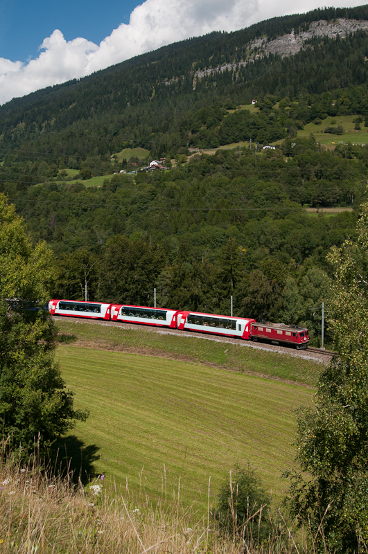 Ge 4/4 I 603  Badus  am 12. August 2011 mit einem Glacierexpress bei Bonaduz.