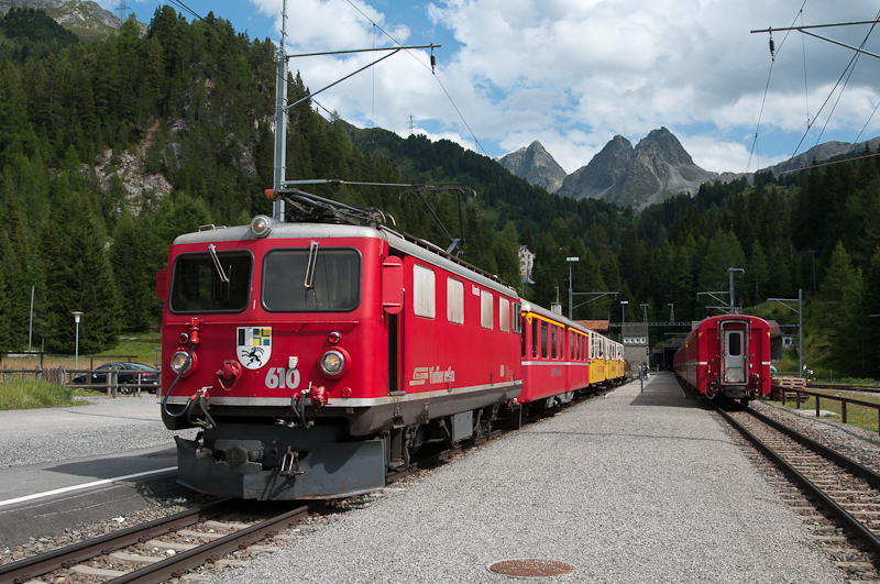 Ge 4/4 I 610  Viamala  am 14. August 2011 mit dem Railrider in Preda.