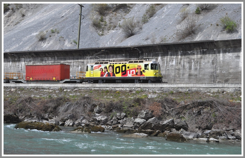 Ge 4/4 II 611  Landquart  bei Trin. (14.04.2011)