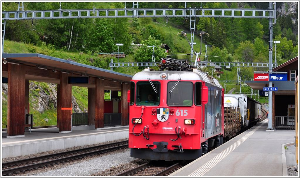 Ge 4/4 II 615  Klosters  zieht eine Gterzug talwrts durch Filisur. (22.05.2013)