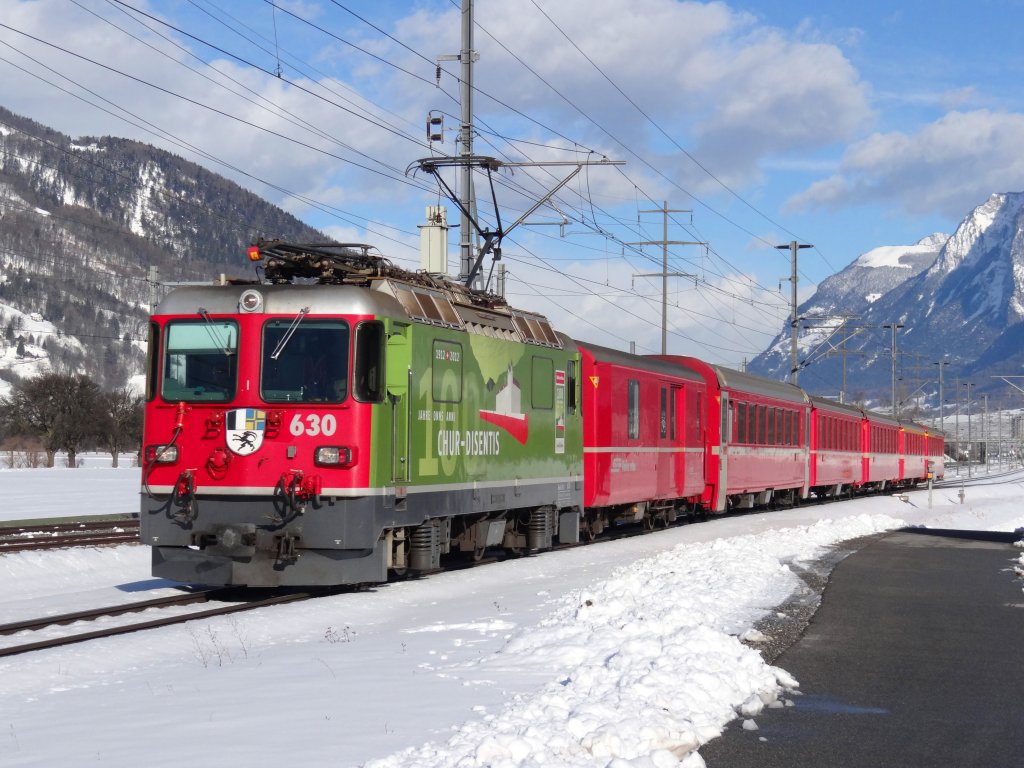 Ge 4/4 II 630 mit Werbung  100 Jahre Chur - Disentis  - Bf. Zizers - 05-02-2013