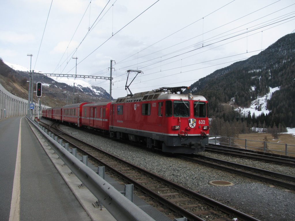 Ge 4/4 II - 632 in Sagliains am 31.03.2010