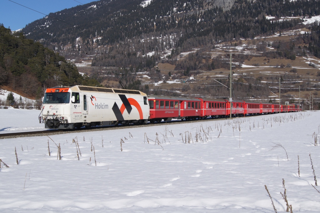 Ge 4/4 III 649 zieht am 3.3.12 den RE 1129 von Reichenau-Tamins Richtung Bonaduz.