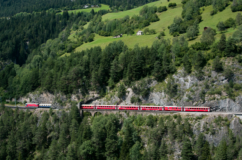 Ge 4/4 III 651  Fideris  am 14. August 2011 mit dem RE 1144 (St. Moritz - Chur) bei Filisur.