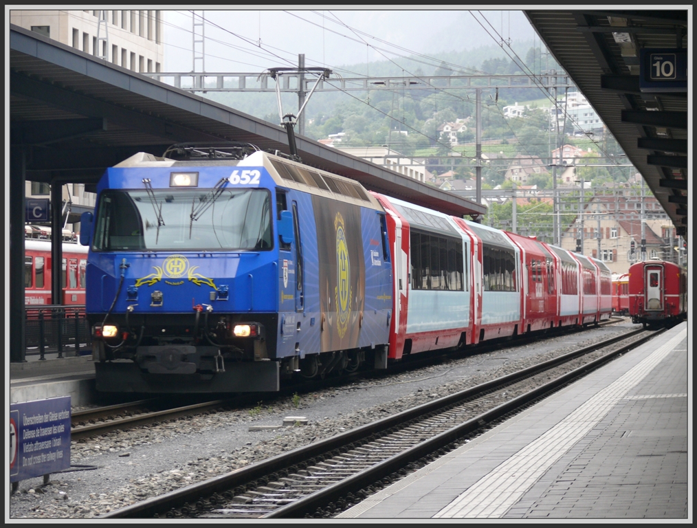 Ge 4/4 III 652  Vaz/Obervaz Lenzerheide/Valbella  mit Glacier Express in Chur. (24.07.2010)