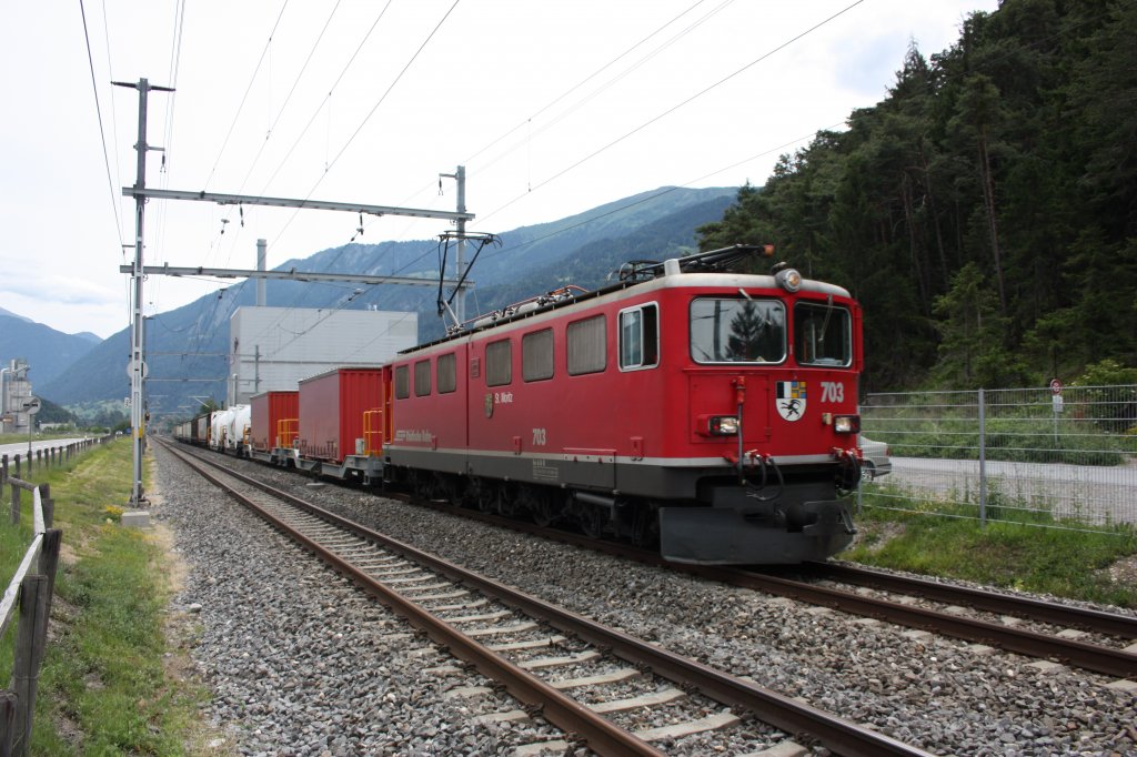 Ge 6/6 II - 703 zwischen Domat/Ems und Reichenau/Tamins am 07.06.2011
