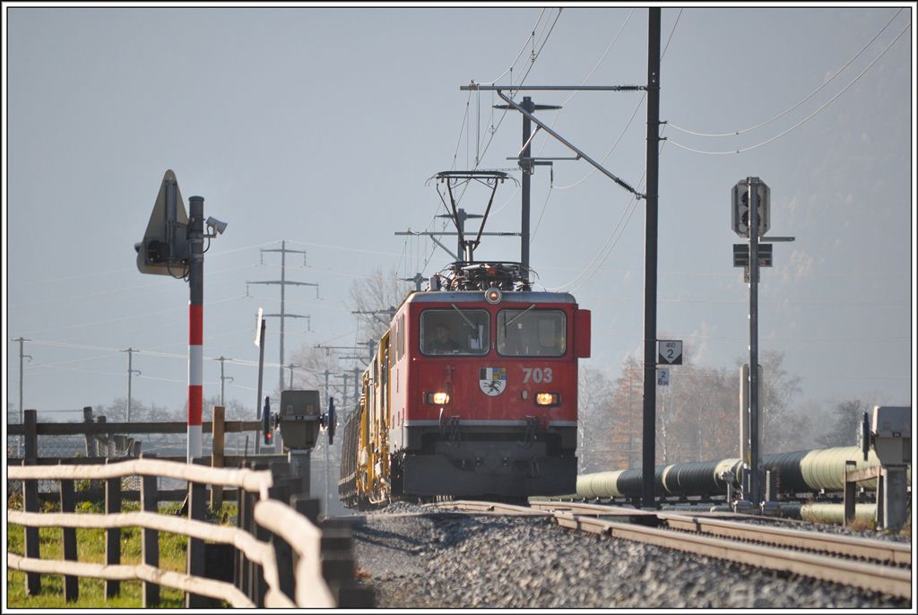 Ge 6/6 II 703  St.Moritz  bei Igis. (20.11.2012)