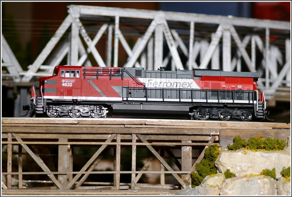 GE ES 44AC 4632 der Ferrocarril Mexicano. (01.12.2010)