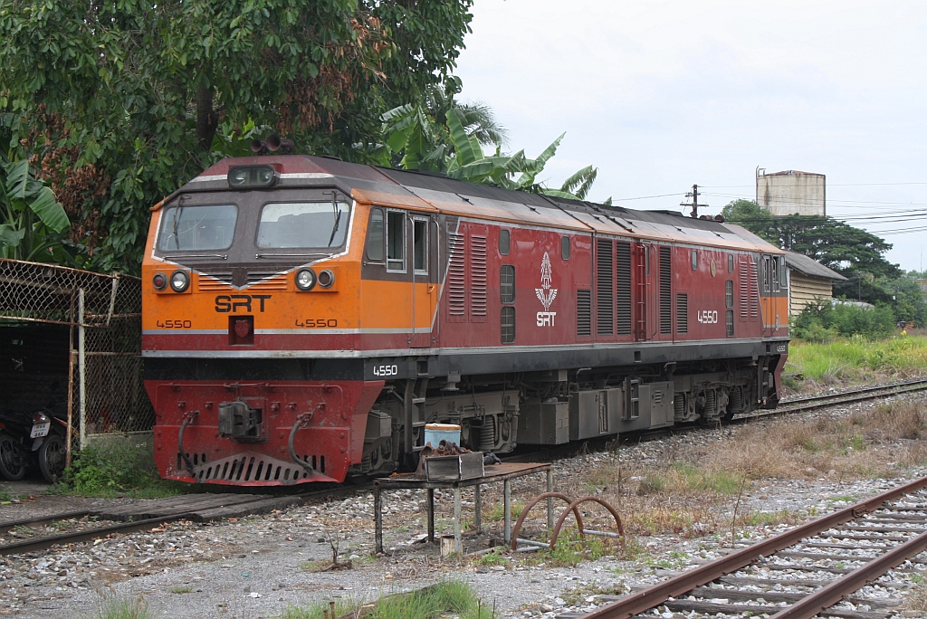 GEA 4550 (Co'Co', de, General Electric, Bj.1995) am 15.Juni 2011 im Bf. Nakhon Ratchasima.