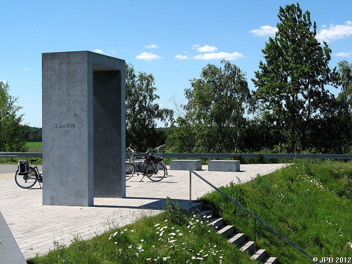 Gedenkst�tte zum ICE-Ungl�ck von Eschede 1998 am 16.06.2010