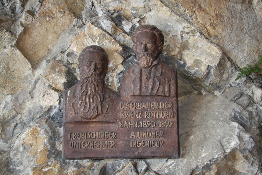 Gedenktafel fr die Erbauer der Brienz Rothornbahn in der Bergstation Rothorn 2245m .M.27.08.12
