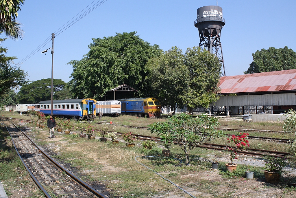 Gel�nde der Lokstelle Chiang Mai, aufgenommen vom Bahnsteig des Bahnhofes am 06.J�nner 2011.

