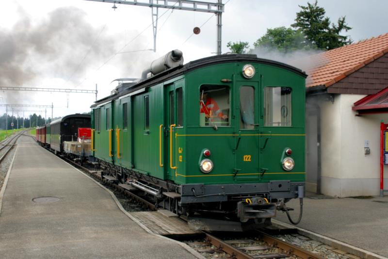 Gem 4/4 122 hat einen historischen Personenzug von Saignelgier nach Pr-Petitjean berfhrt; 28.08.2010