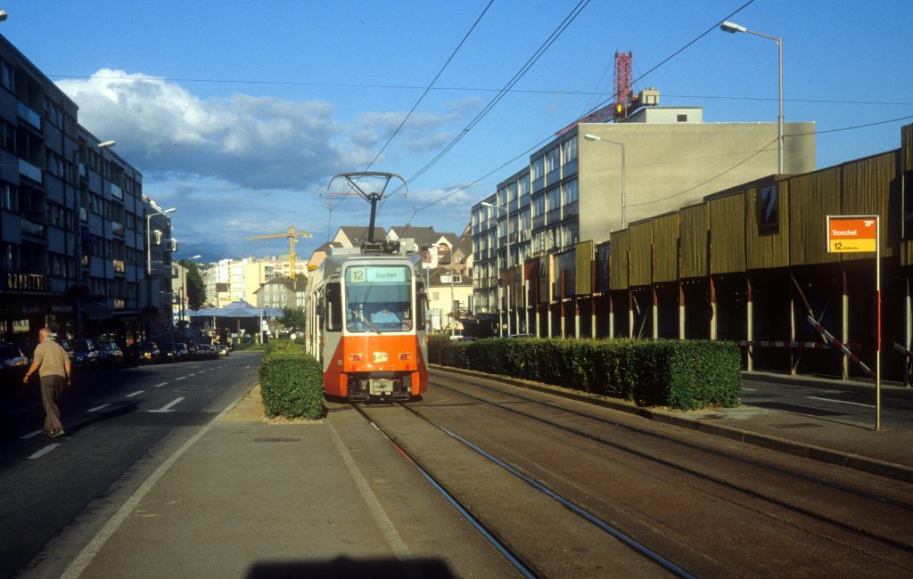 Genve / Genf TPG Tram 12 (Be 4/6 830) Rue de Genve / Avenue Tronchet (Hst. Tronchet) am 8. Juli 1990.