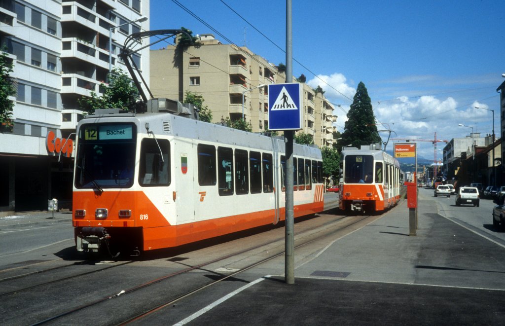 Genve / Genf TPG Tram 12 (Be 4/6 816 / Be 4/6 830) Rue de Genve / Rue Peillonnex (Hst. Peillonnex) am 8. Juli 1990.