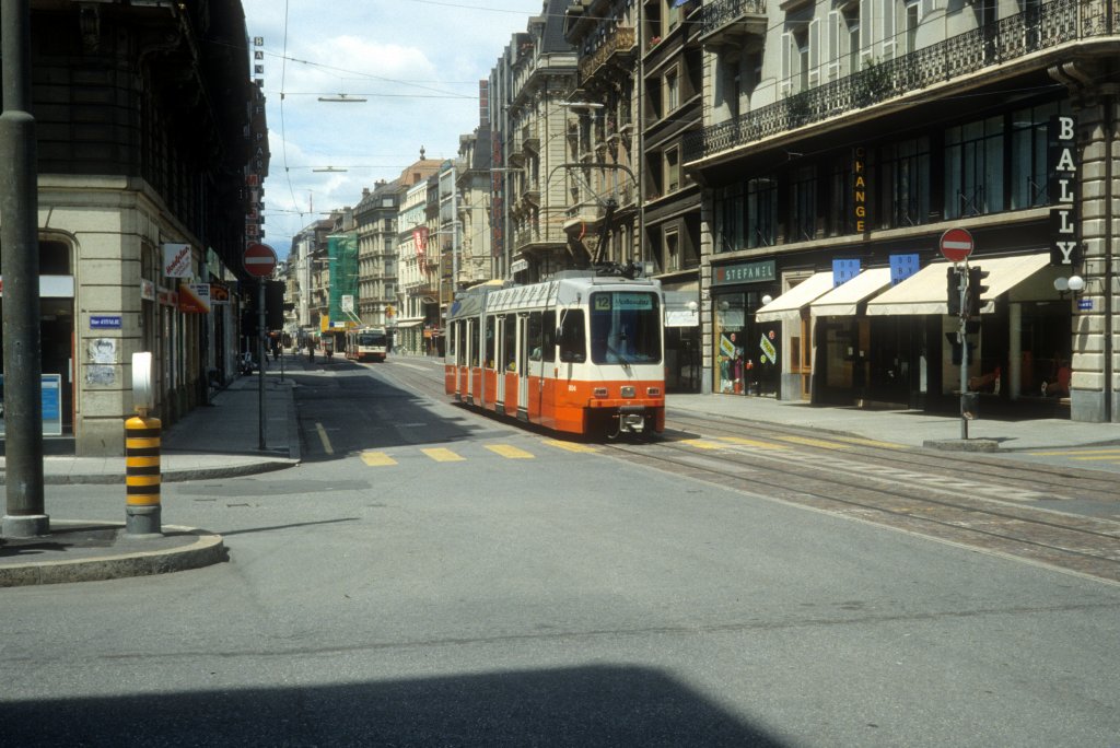 Genve / Genf TPG Tram 12 (ACMV/Dwag-Be 4/6 804) Rue de Rive / Rue d'Italie am 8. Juli 1990.