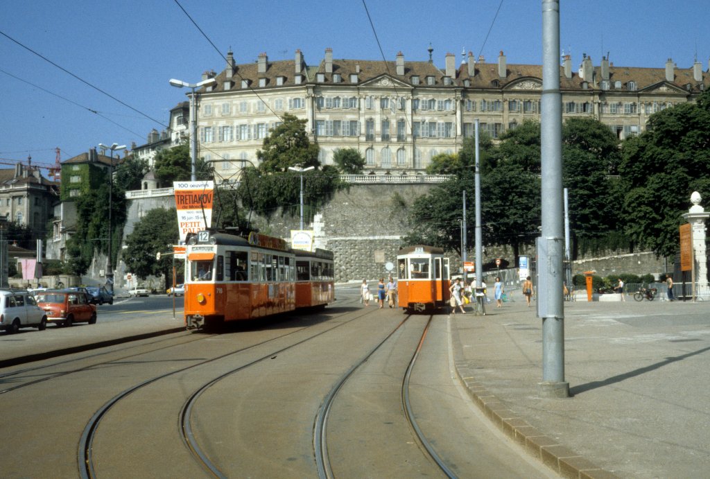 Genve / Genf Tram 12 (Be 4/4 716 / B 3xx) Place Neuve am 16. Juli 1983.