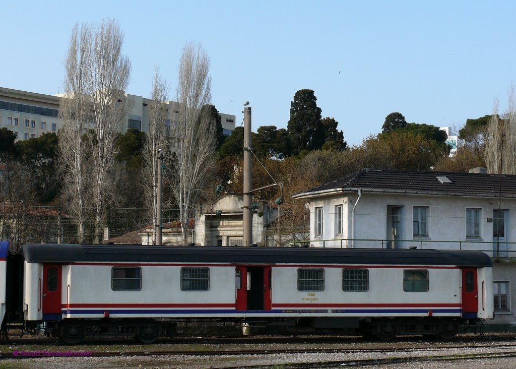 Gepckwagen   
TCDD D-507592-03022-9 
11.04.2009 
Istanbul-Haydarpasa
