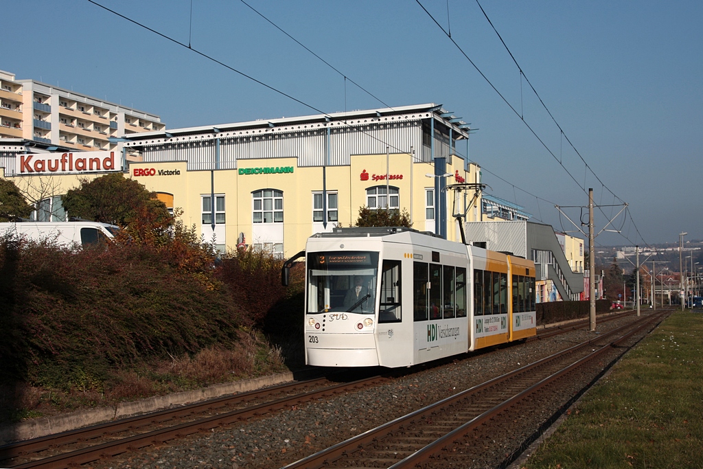Gera - GVB/Linie 3 - 206 nach Lusan/Zeulsdorf am 08.11.2011 auf der Strecke zwischen den Haltestellen Fugngerbrcke und Lusan/Laune.
