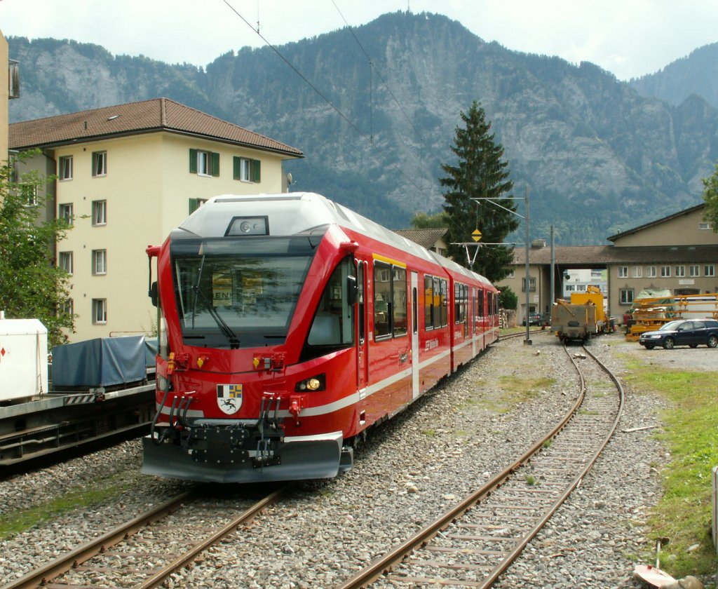 Gerade von Stadler Rail in Altenrhein(auf SBB Rollwagen)angekommen,die Werkzettel kleben noch an den Fenstern.Allegra ABe 8/12 Nr.3508  Richard Coray  am 10.09.10 in Landquart