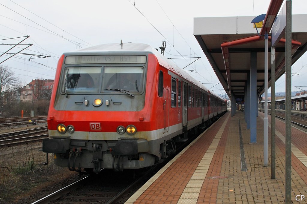 Geschoben von 143 152-7 verlsst RB 16323 den Bahnhof Eisenach. (20.3.2010)