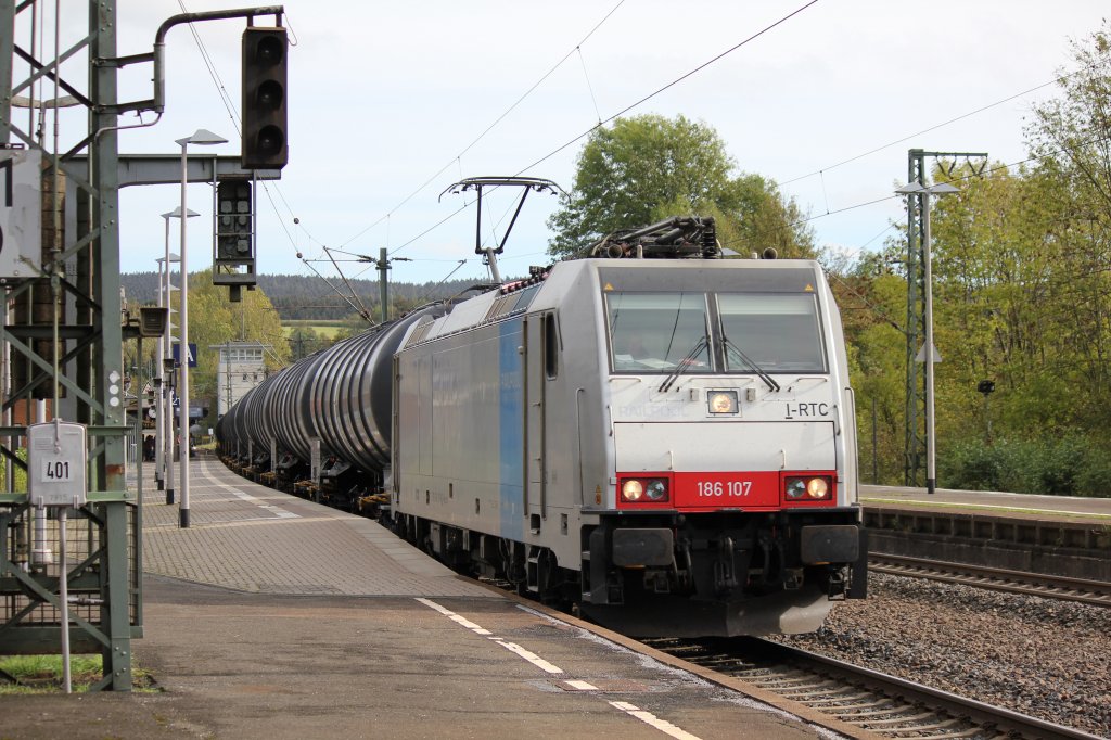 Gestern am 09/10/2011 durch den Bhf Altenbeken 186 107 von Railpool Richtung Hamm