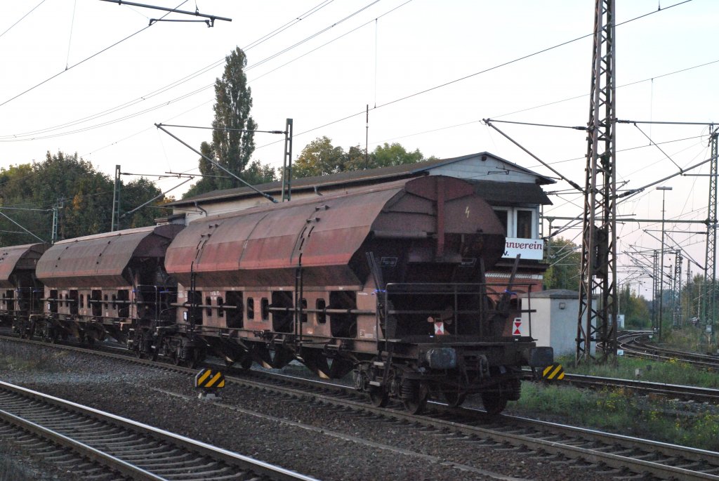 Getreidesch�ttgutwagen am Zugschluss in Lehrte. Foto vom 18.10.2010