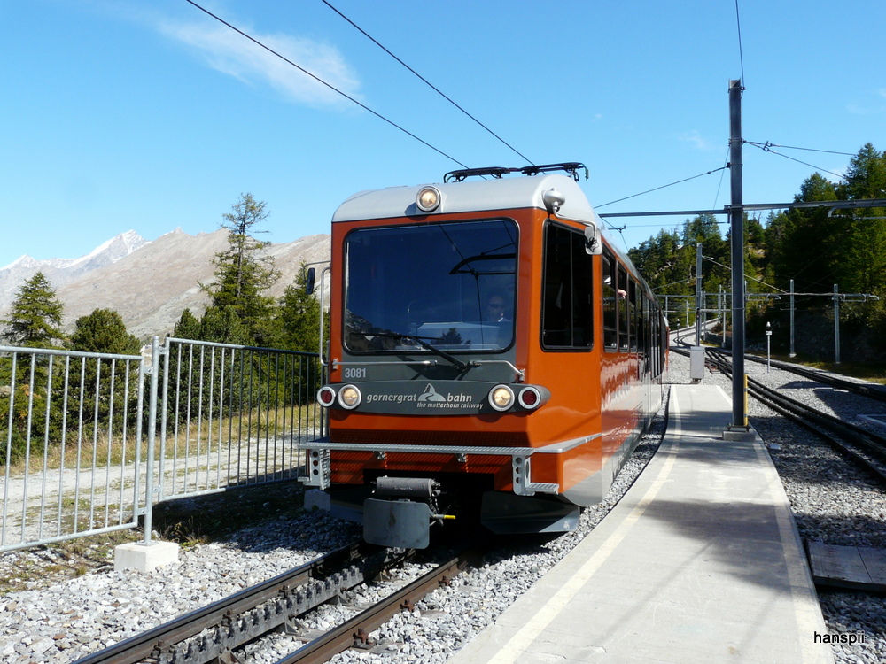 GGB - Triebwagen Bhe 4/6 3081 auf der Talfahrt im Bahnhof Riffelalp am 21.09.2012