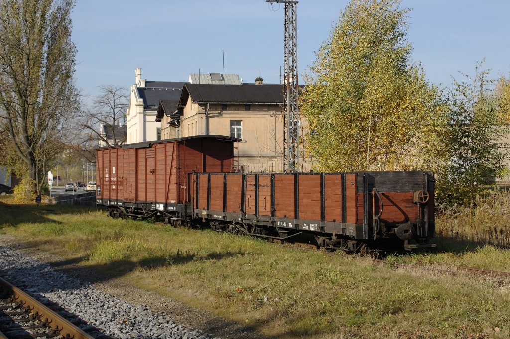 GGw 97 13 72 und OOw 97 10 14 am 30.10.2010 in Zittau. Aufgenommen vom Bahnsteig aus.
