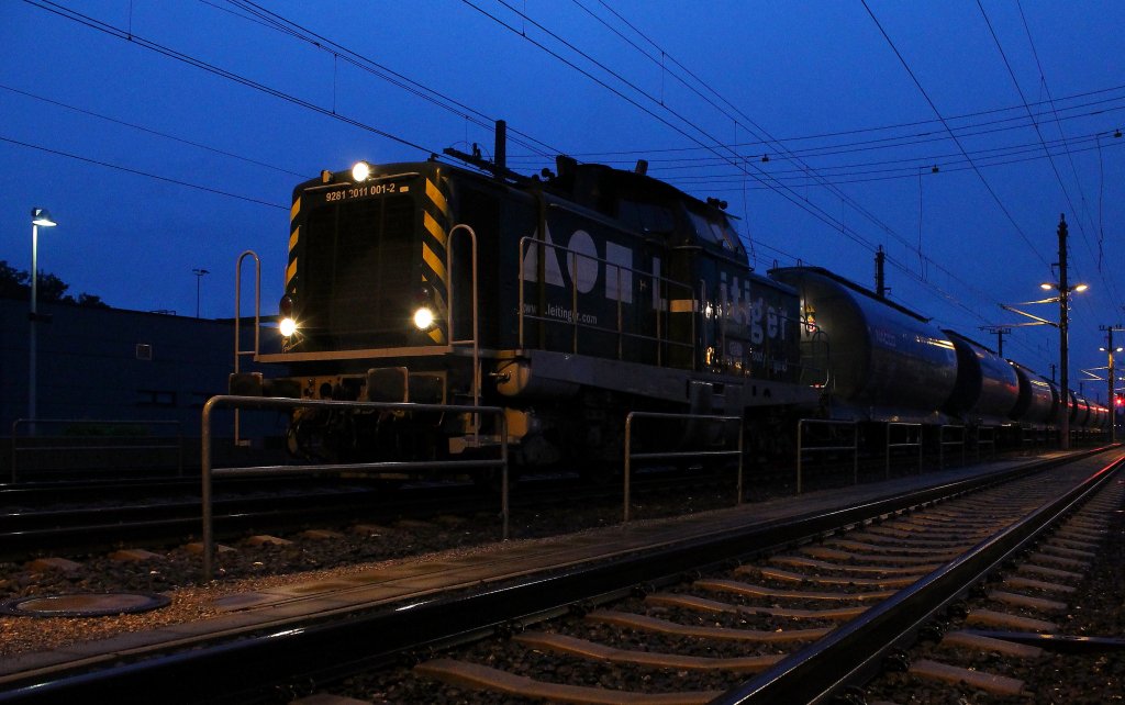 GKB DH1100.1 wartet abfahrbereit in Werndorf mit ihrem G71314 am Abend des 31.Mai2013