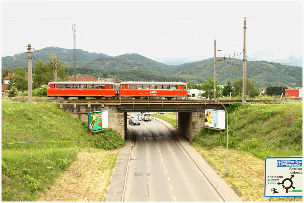 GKB VT 10 02 fhrt als R 14605 von Graz Kflacherbf nach Knittelfeld zum Andampfen 2011. 
Knittelfeld 2.6.2011