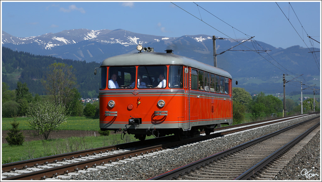 GKB VT 10.02 fhrt als Sonderzug von Graz Gkf nach Knittelfeld zum Andampfen 2013. 
St Margarethen  9.5.2013