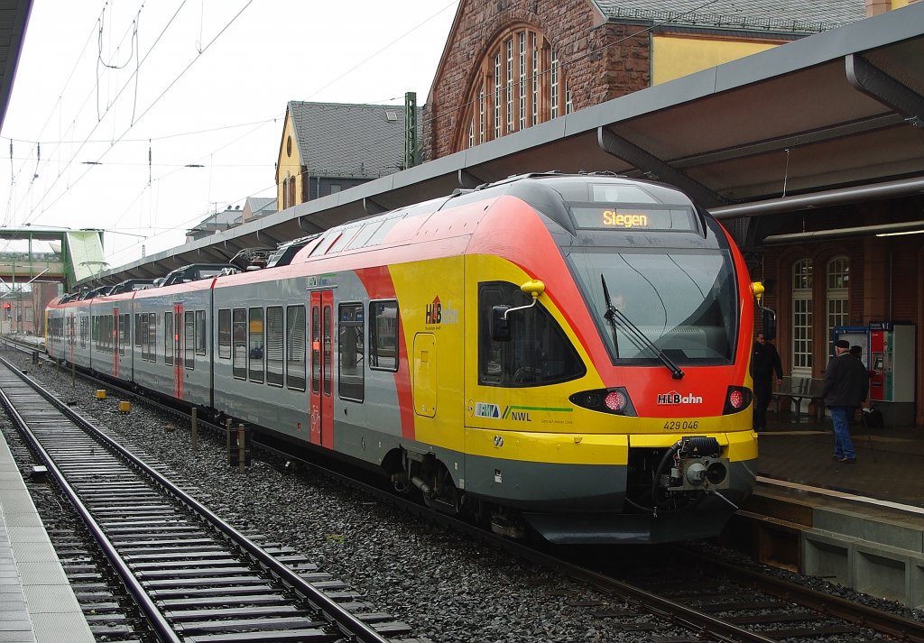 Glnzender HLB Flirt (429 046) nach der Ankunft aus Siegen in Gieen. Aufgenommen am 13.01.2011.